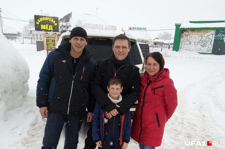 То самое февральское фото Шатунова с семьей брата