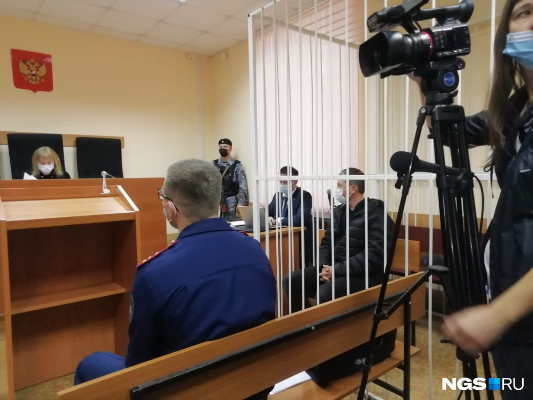 Суд выбирает меру пресечения Суд выбирает меру пресечения