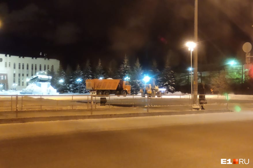 «Снег с дорог увозят впервые в жизни»: как Нижний Тагил готовится к приезду Владимира Путина