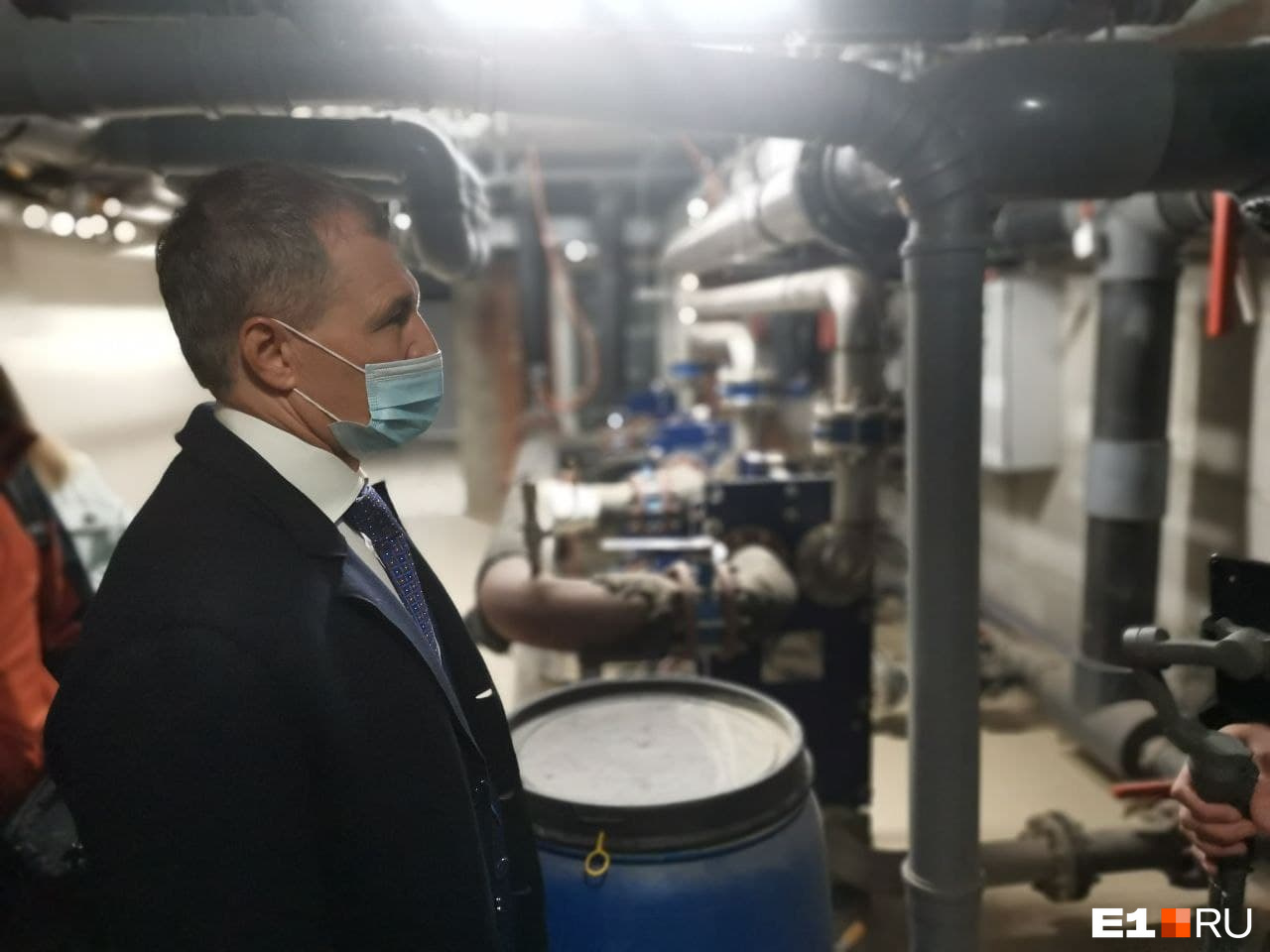 Спикер Игорь Володин теперь знает тонкости системы водоочистки в бассейне «Баден-Бадена»
