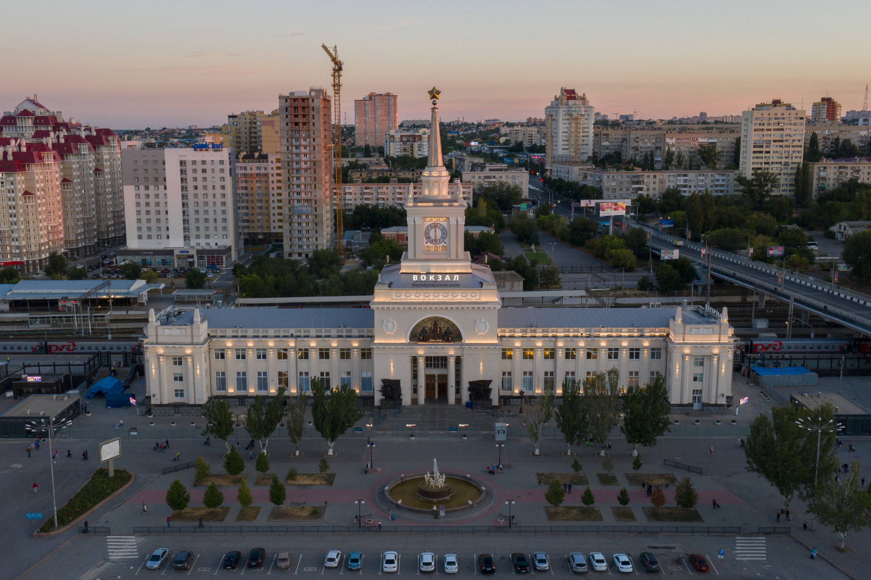 В1 волгограда. Пока Волгоград. Фото 50 годов вокзал Волгоград.