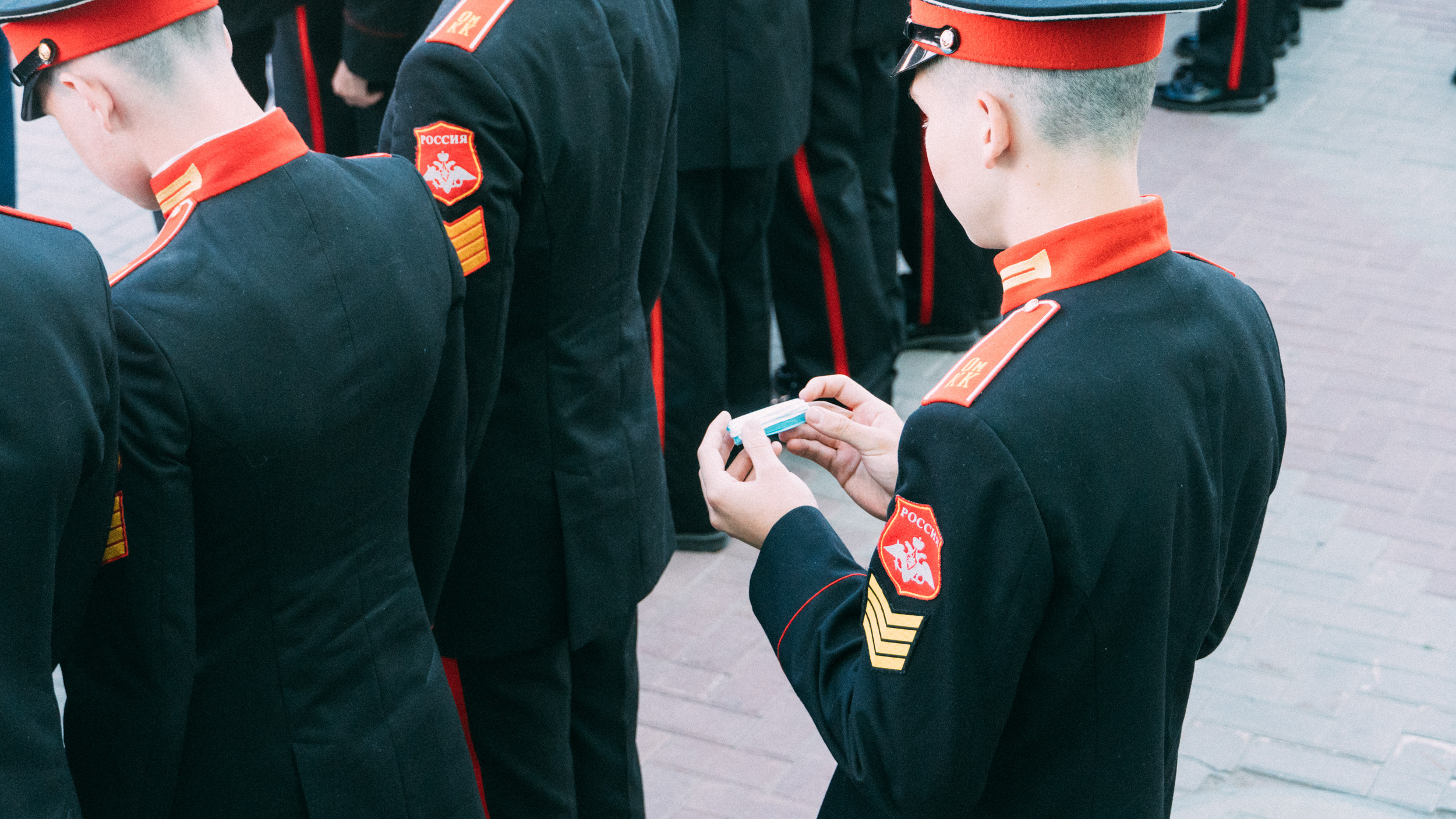 «Сделать их нереально»: в Казани кадет-сирота несколько лет не может оформить документы
