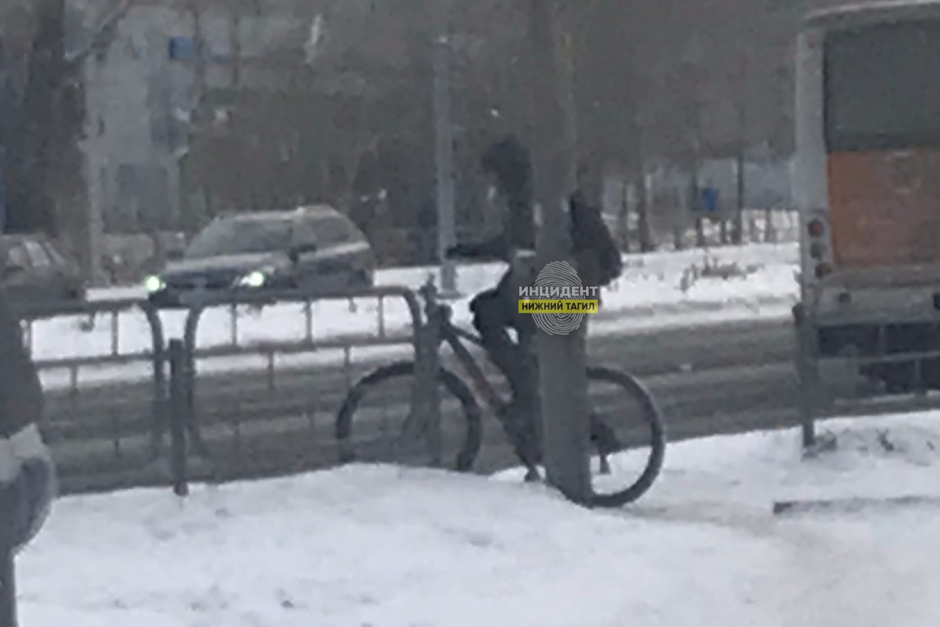 «Стыд и позор!» На Урале велосипедист сбил маленького мальчика, ударил его по голове и обматерил
