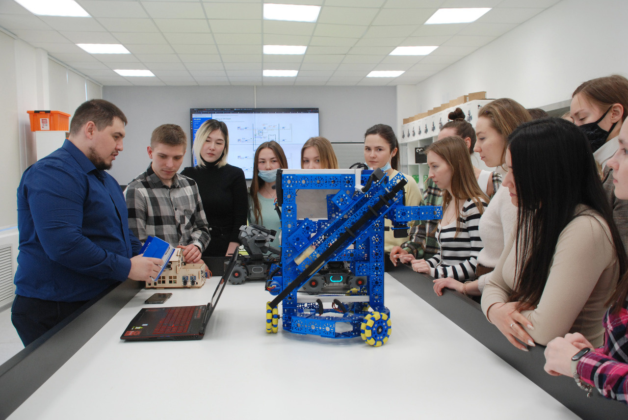 С начала 2022 года в ЮУрГГПУ начал работу уникальный технопарк универсальных педагогических компетенций