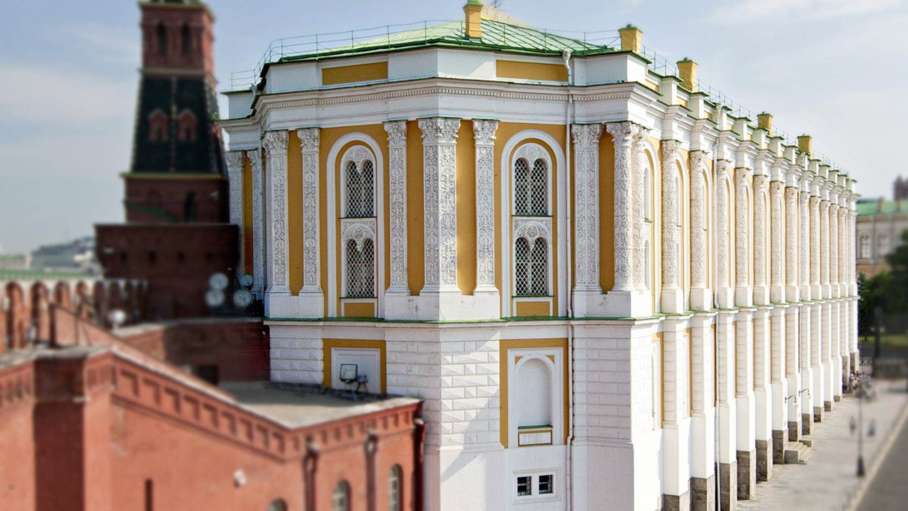 Планы на майские: 5 мест в Московском Кремле, где обязательно стоит побывать