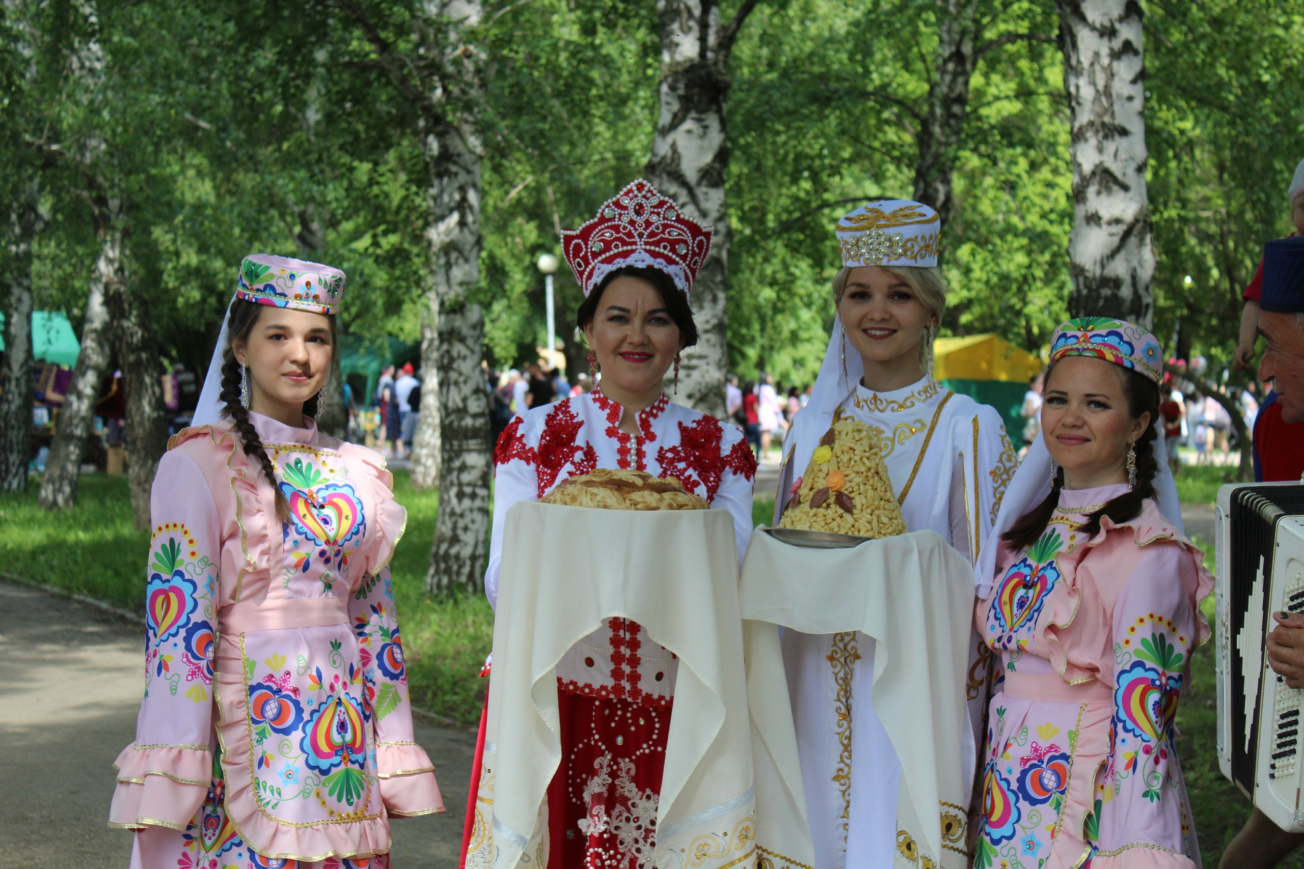 Татарский Сабантуй прошел в Парке Победы — красоты и вкусноты мало не бывает!