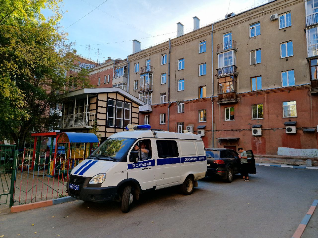В конце сентября, когда рабочие силой получили доступ к колодцу, местные жители вызвали полицию. Но помочь им силовики не смогли В конце сентября, когда рабочие силой получили доступ к колодцу, местные жители вызвали полицию. Но помочь им силовики не смогли