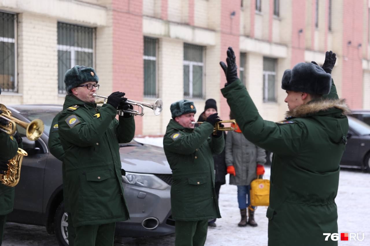 Памятный митинг прошел под звуки военного оркестра Памятный митинг прошел под звуки военного оркестра