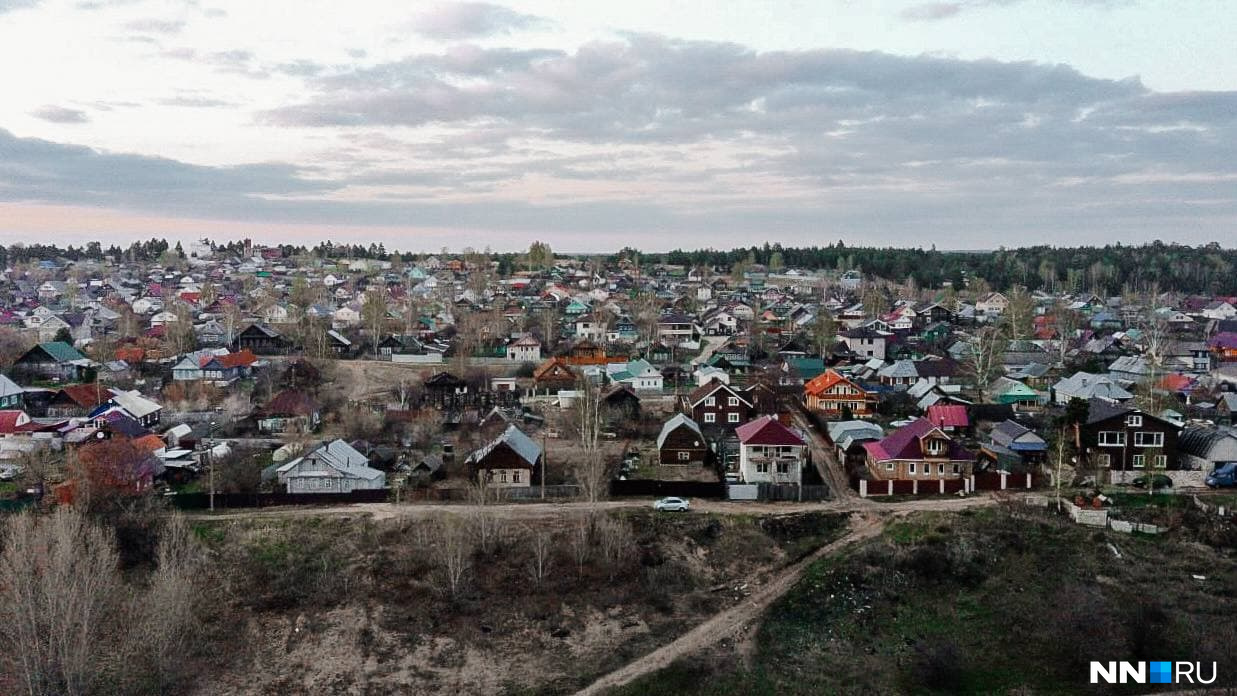 Частный сектор поселка ППК. В центре населенного пункта преобладают многоквартирные дома Частный сектор поселка ППК. В центре населенного пункта преобладают многоквартирные дома