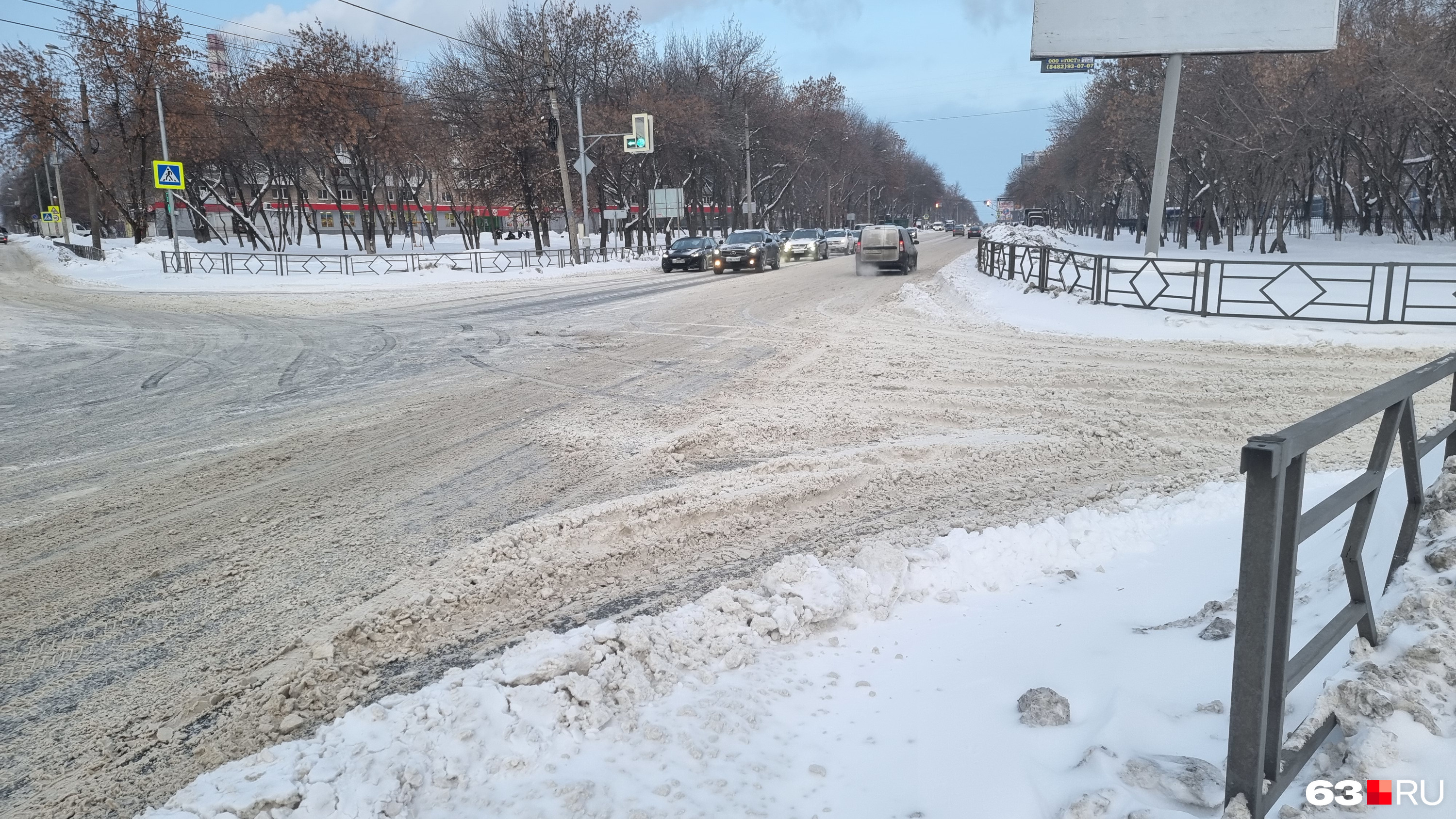 Улицу Советской Армии прочистили, а вот прилегающие дороги — нет
