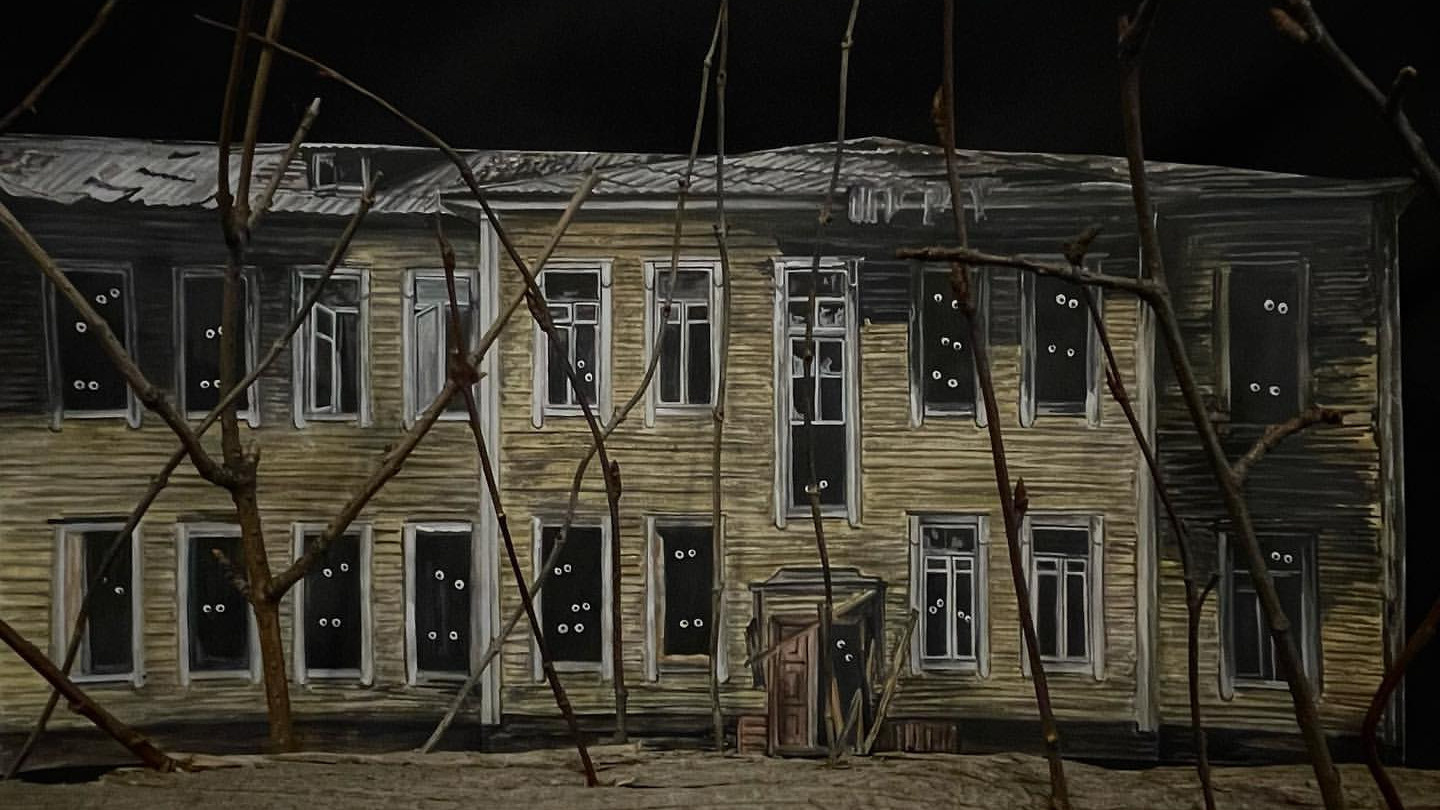 «У меня свой маленький аварийный Архангельск»: почему художница рисует ужасные дома