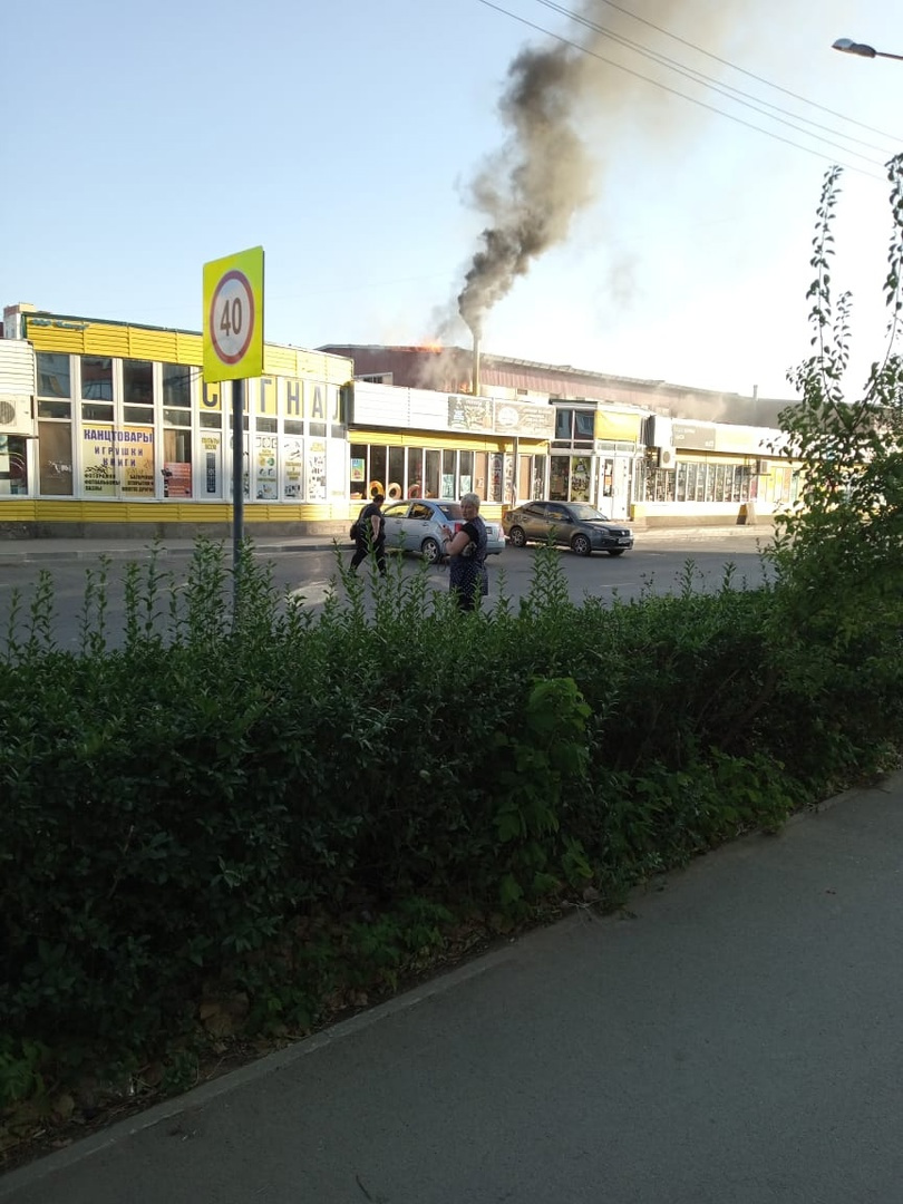 Пожар начался с крыши Пожар начался с крыши