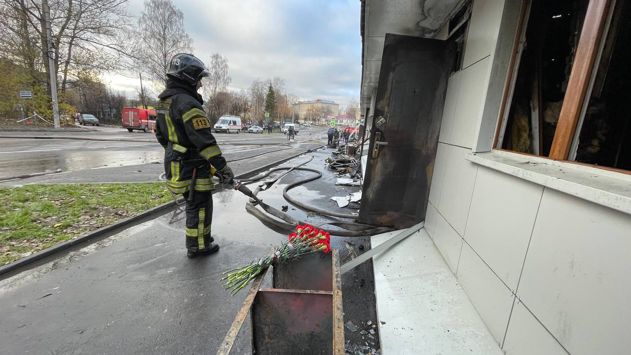 Эвакуационные выходы были заперты: что известно о пожаре в костромском клубе «Полигон»