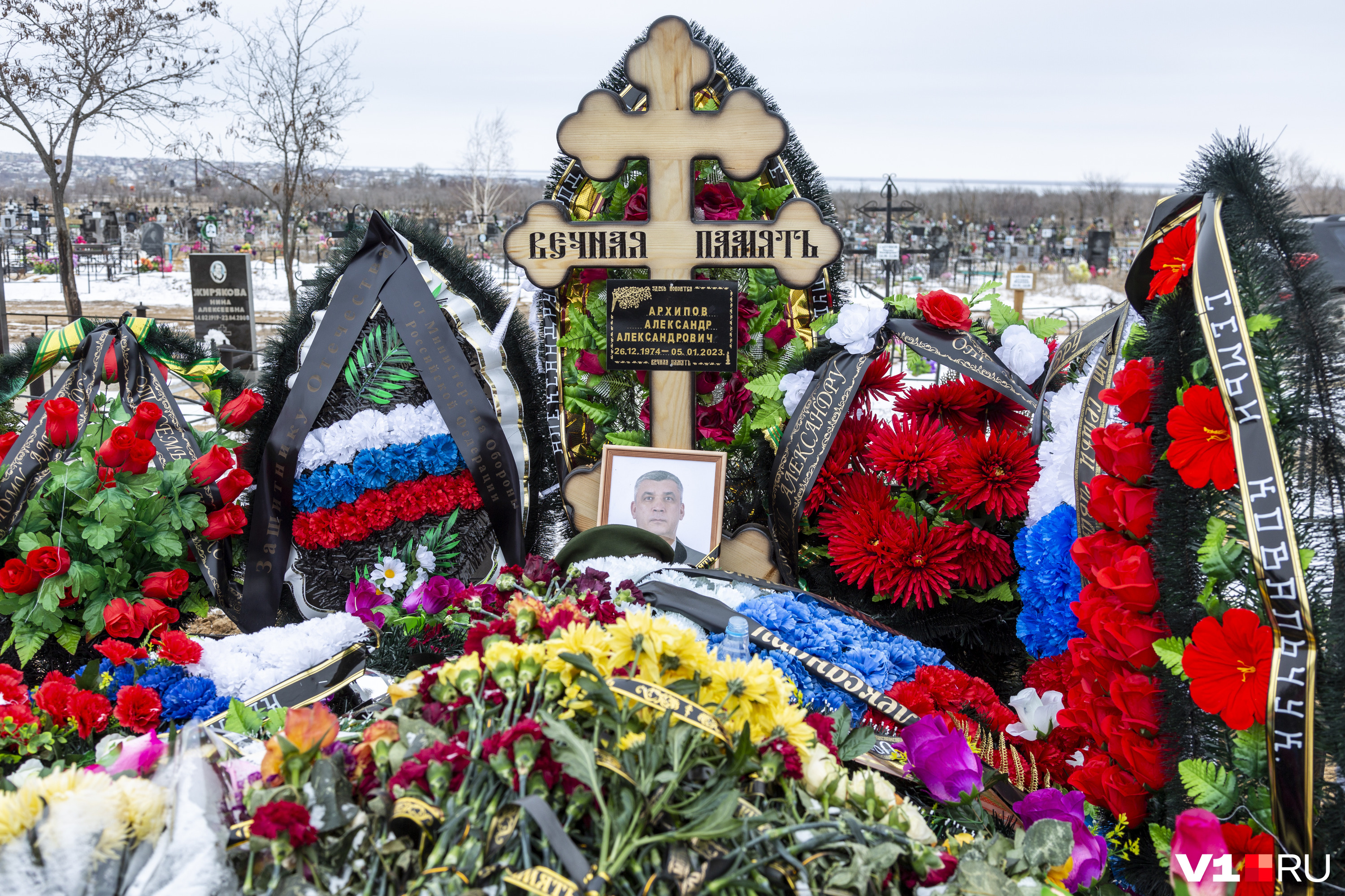 Похороны прошли с соблюдением всех воинских почестей Похороны прошли с соблюдением всех воинских почестей
