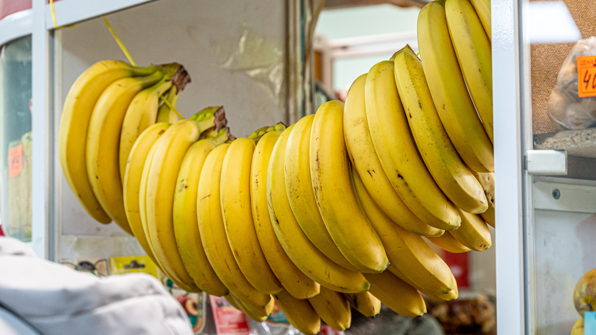 Будут дороже рыбы? Цены на бананы выросли вдвое — какой выход придумали власти