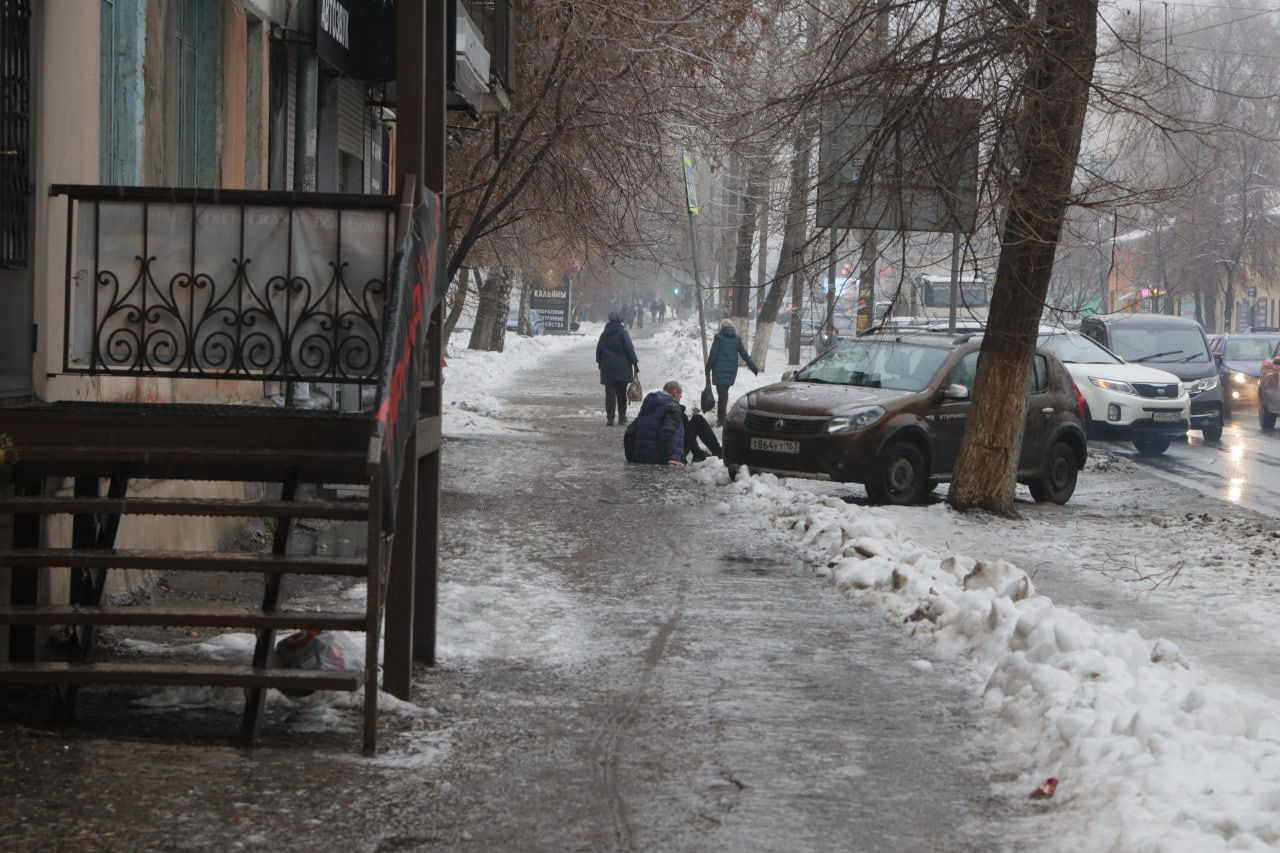 Сегодня 23 ноября. Гололед фото. Гололед в Казани. Ледяной дождь в Самаре. Гололед в Самаре.