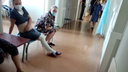 «Травят тараканов»: в Челябинске пациенты хирургического отделения пожаловались, что их выгоняют из палат