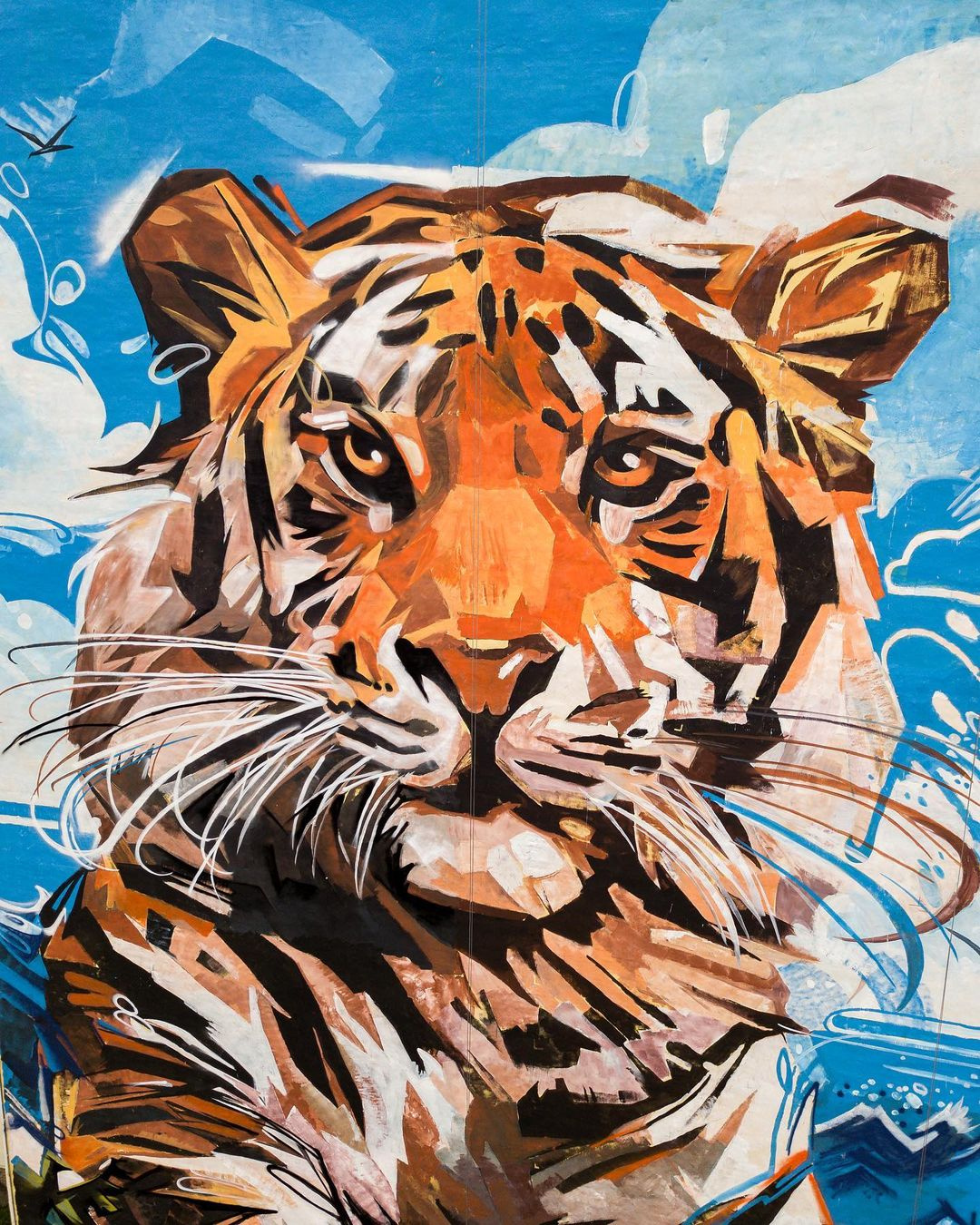 Во Владивостоке ежегодно проходит День тигра — фестиваль в честь краснокнижного амурского вида. На фото — граффити