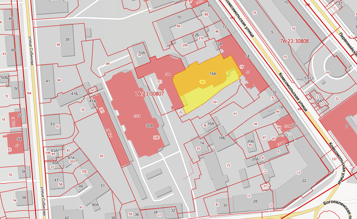 Желтым выделена территория, которую арендует хлебозавод <nobr class="_">№ 1</nobr>. Слева от него красный вытянутый комплекс «Старого города»