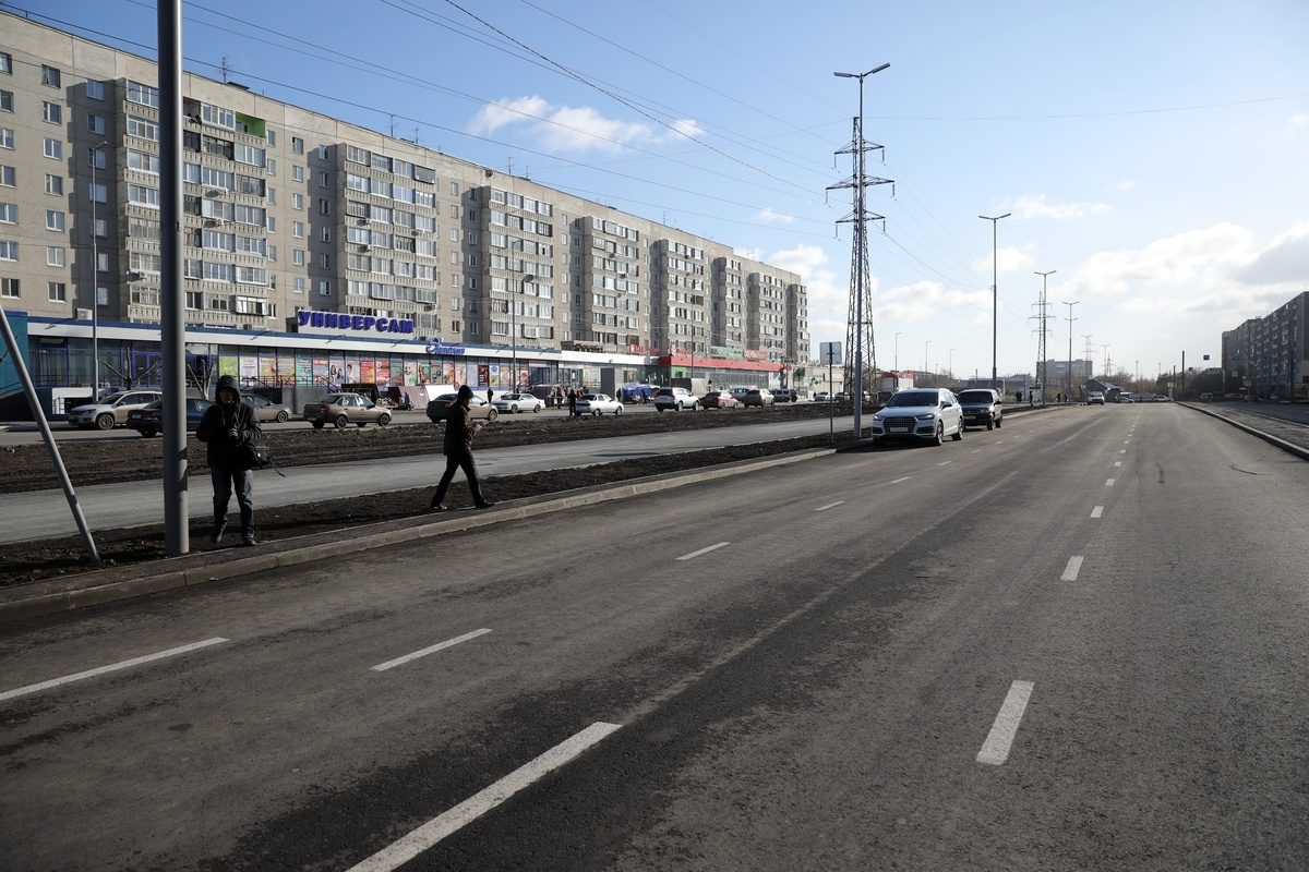 На автодороге будет шесть полос, так же как сейчас на участке дороги от Гоголя до К. Маркса На автодороге будет шесть полос, так же как сейчас на участке дороги от Гоголя до К. Маркса