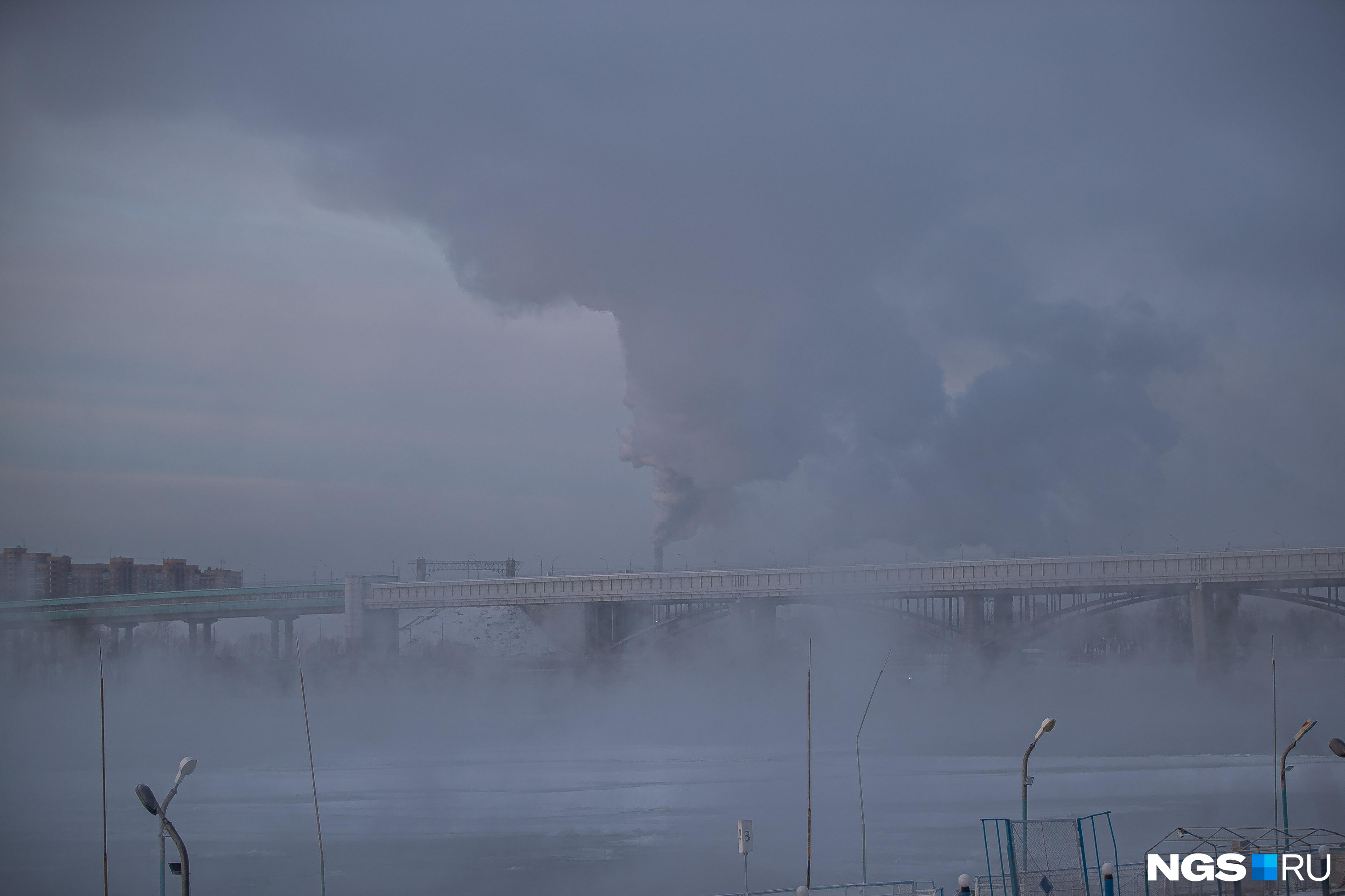 До вечера 28 ноября в Новосибирске ожидаются метеорологические условия, которые будут мешать рассеиванию вредных примесей в атмосферном воздухе