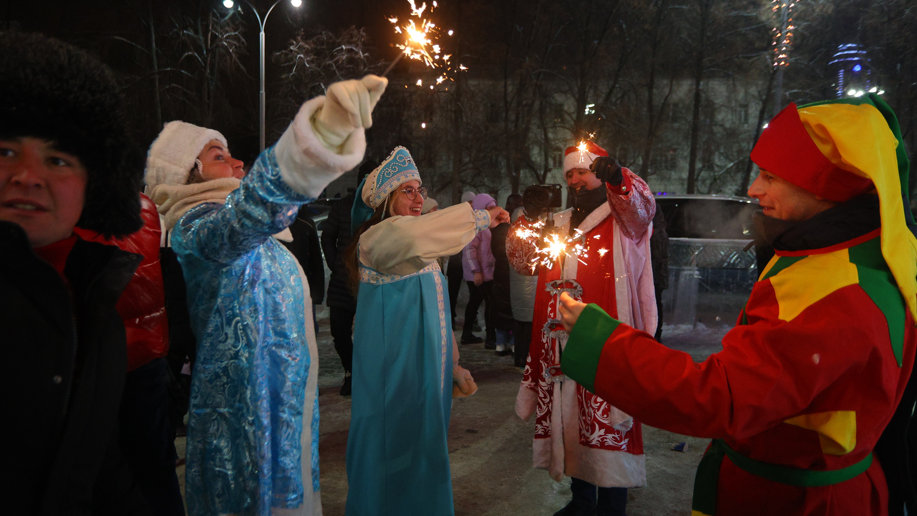 Новый год наступил! Праздничная вечеринка в Екатеринбурге в режиме онлайн