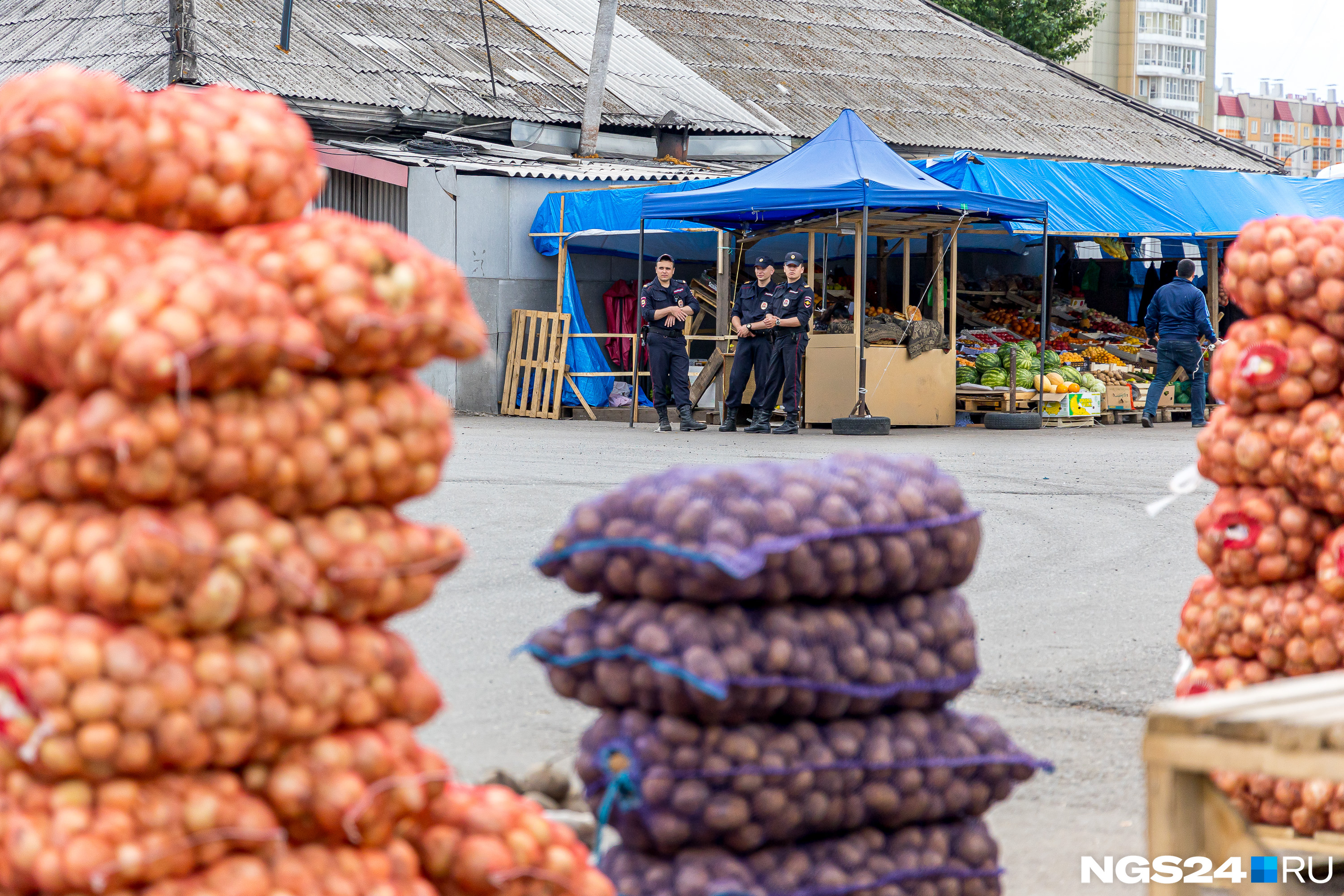 рынок новая взлетка красноярск. красноярск новости рынок. на рынке. центральный рынок красноярск. рейд в барнауле по рынкам.