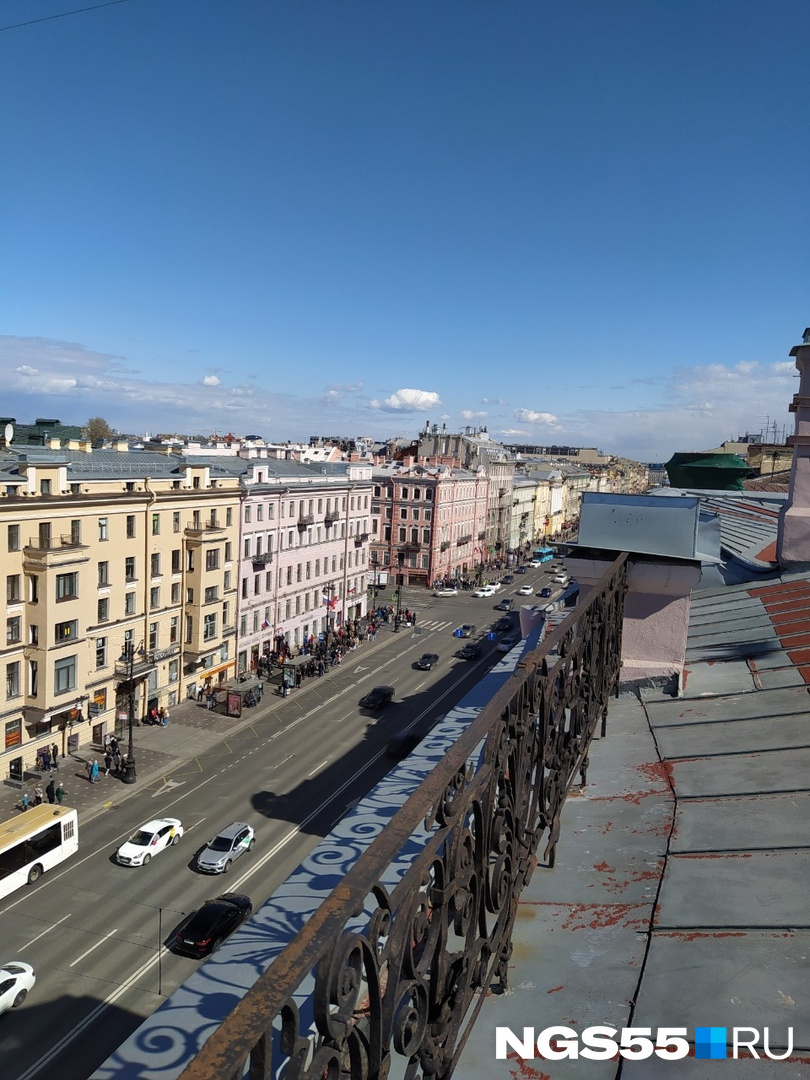 Прогулка по крышам — еще один способ получить позитивные впечатления от города на Неве