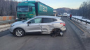 На трассе М-5 в Челябинской области столкнулись три легковых автомобиля, образовалась пробка
