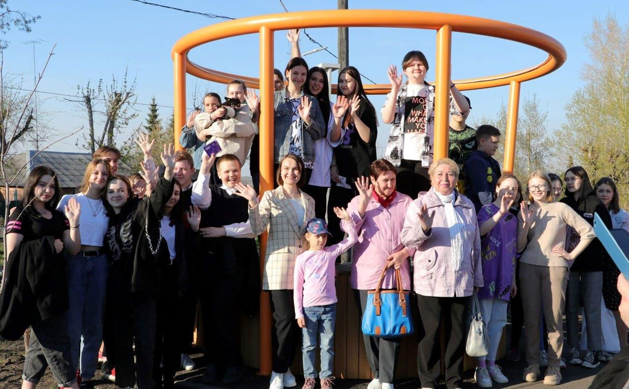 Среди первых посетителей галереи — дошколята и их родители, учителя и ученики бородинских школ Среди первых посетителей галереи — дошколята и их родители, учителя и ученики бородинских школ