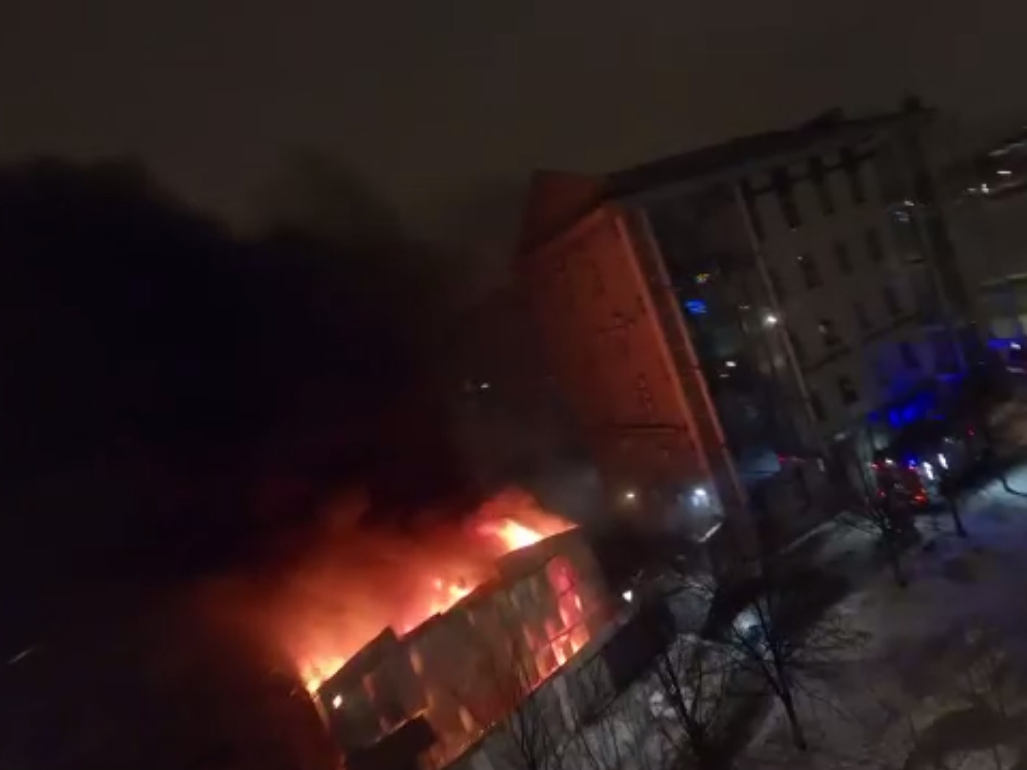 Крупный пожар на Свердловской снял на видео дрон. Роспотребнадзор отобрал пробы воздуха