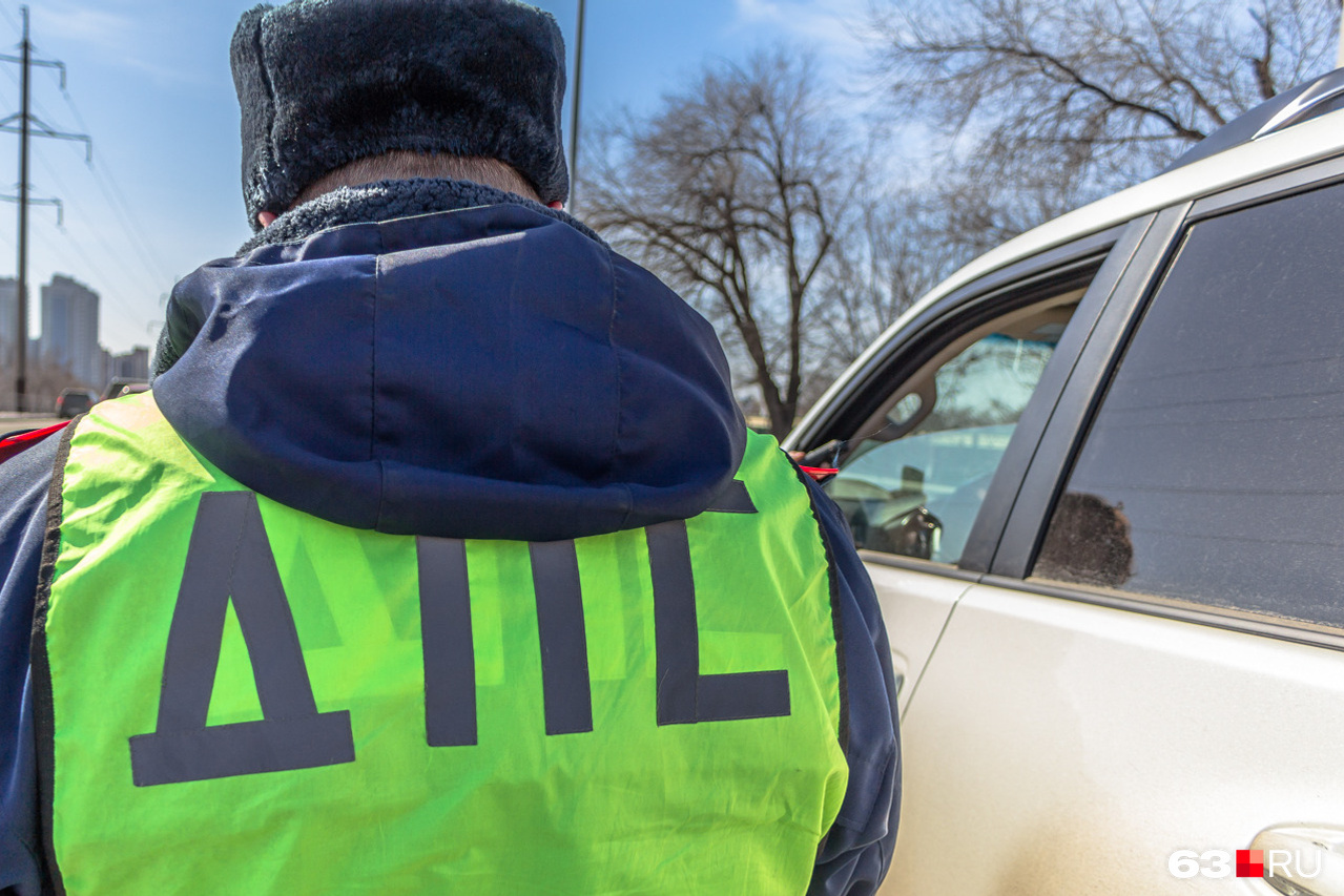 В ДТП с инкассаторской машиной под Самарой пострадали два человека 1 марта  2022 г - 1 марта 2022 - 63.ру