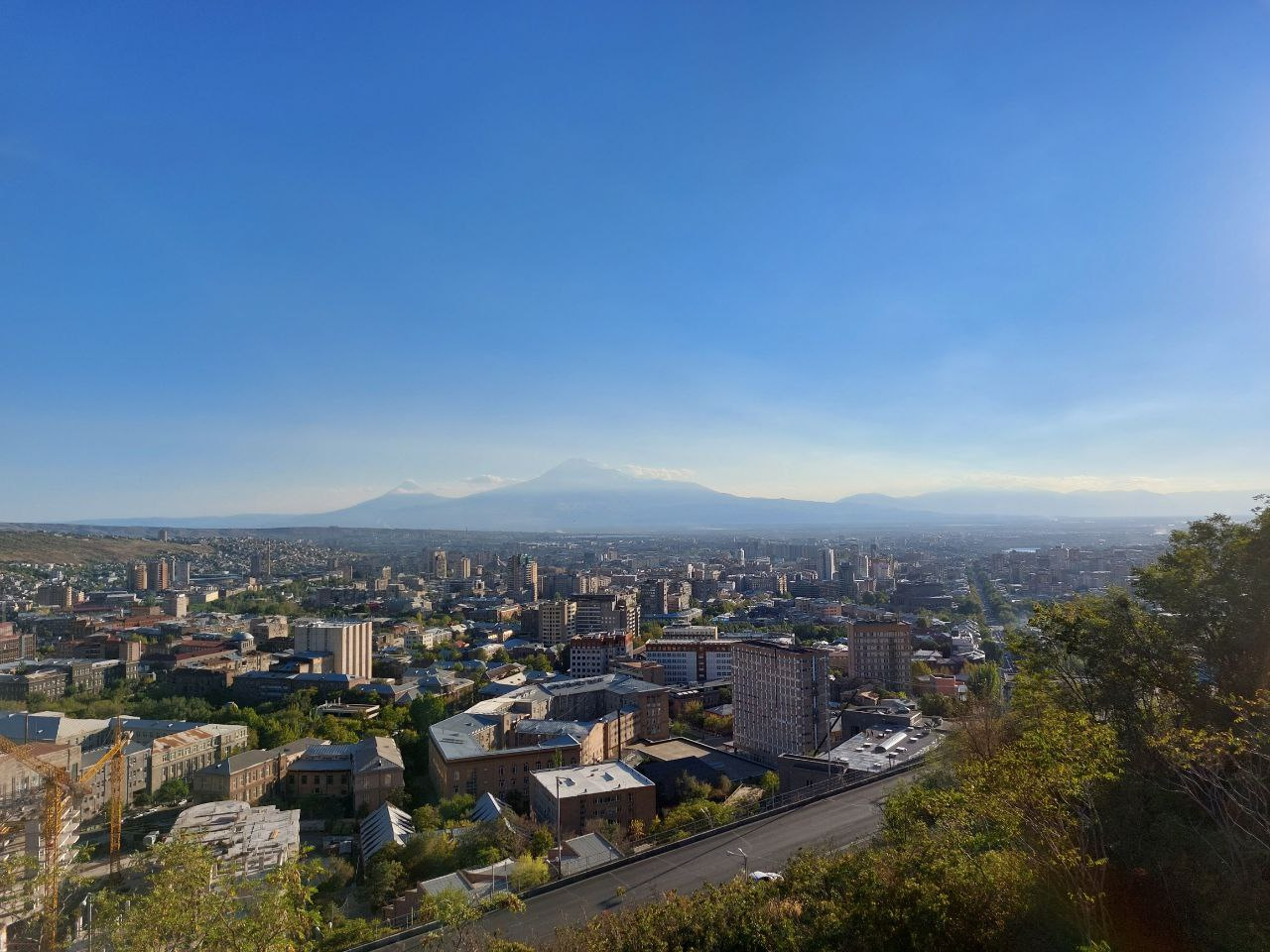 Панорама Еревана, где сейчас живет Ярослав