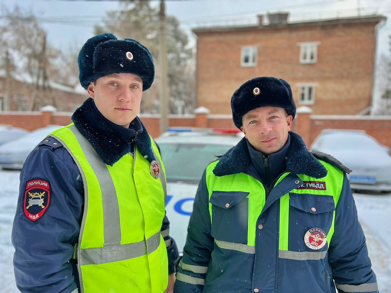 Иркутские полицейские отвезли в больницу задыхающегося младенца