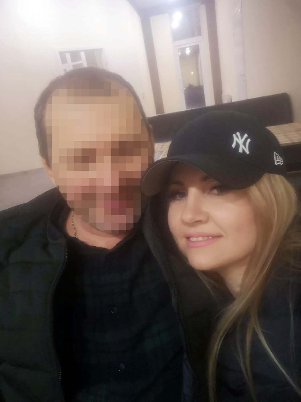 Сергей умолял Ольгу стать его женой и дать ему ее девичью фамилию