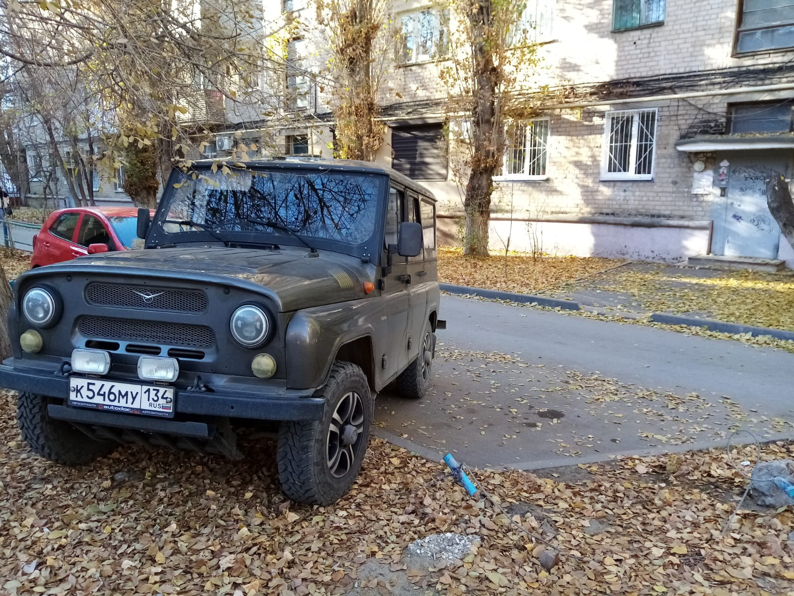 И зачем весь этот тюнинг на асфальте?