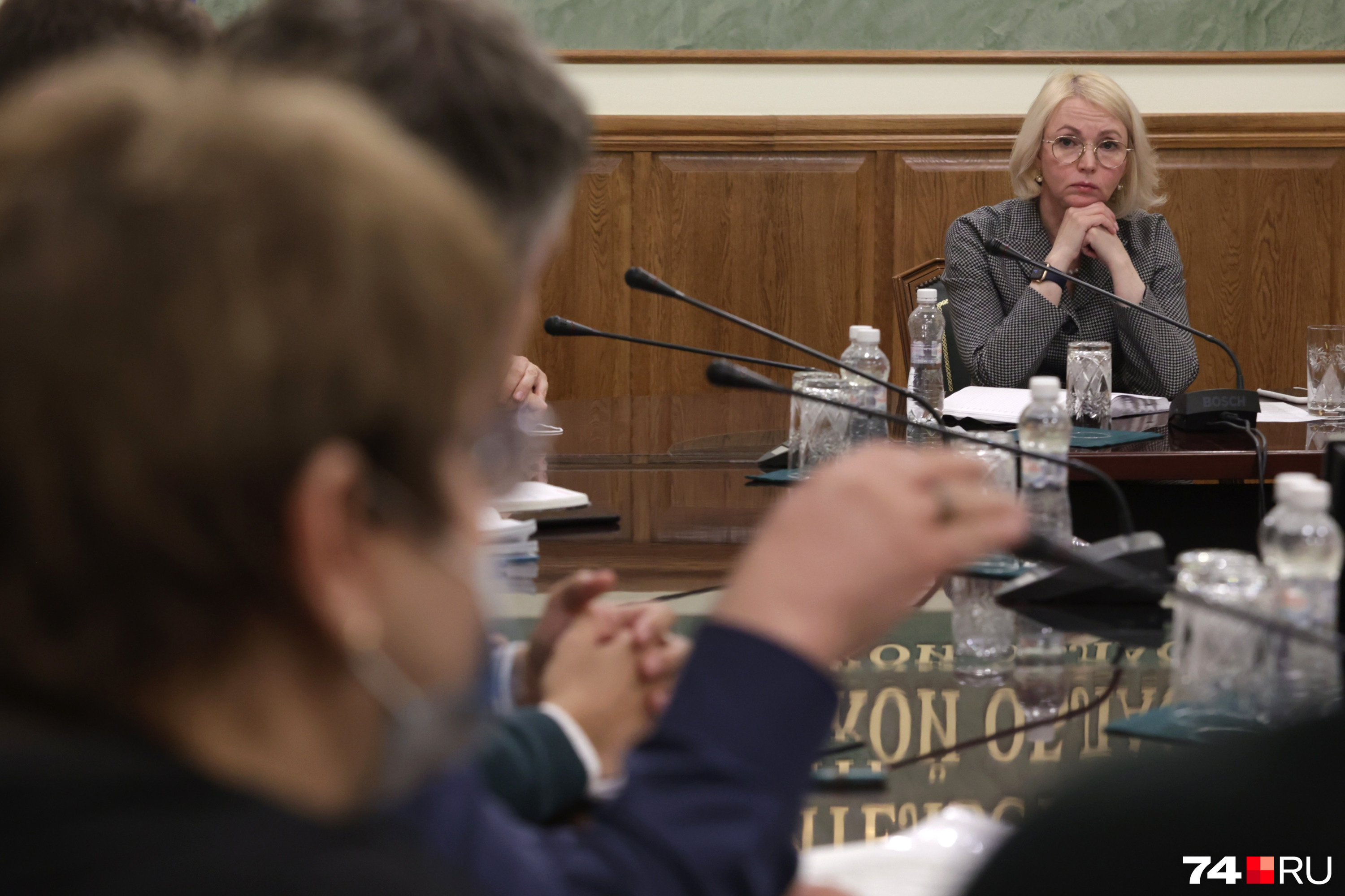 Ирина Гехт полтора часа молча слушала медиков Ирина Гехт полтора часа молча слушала медиков