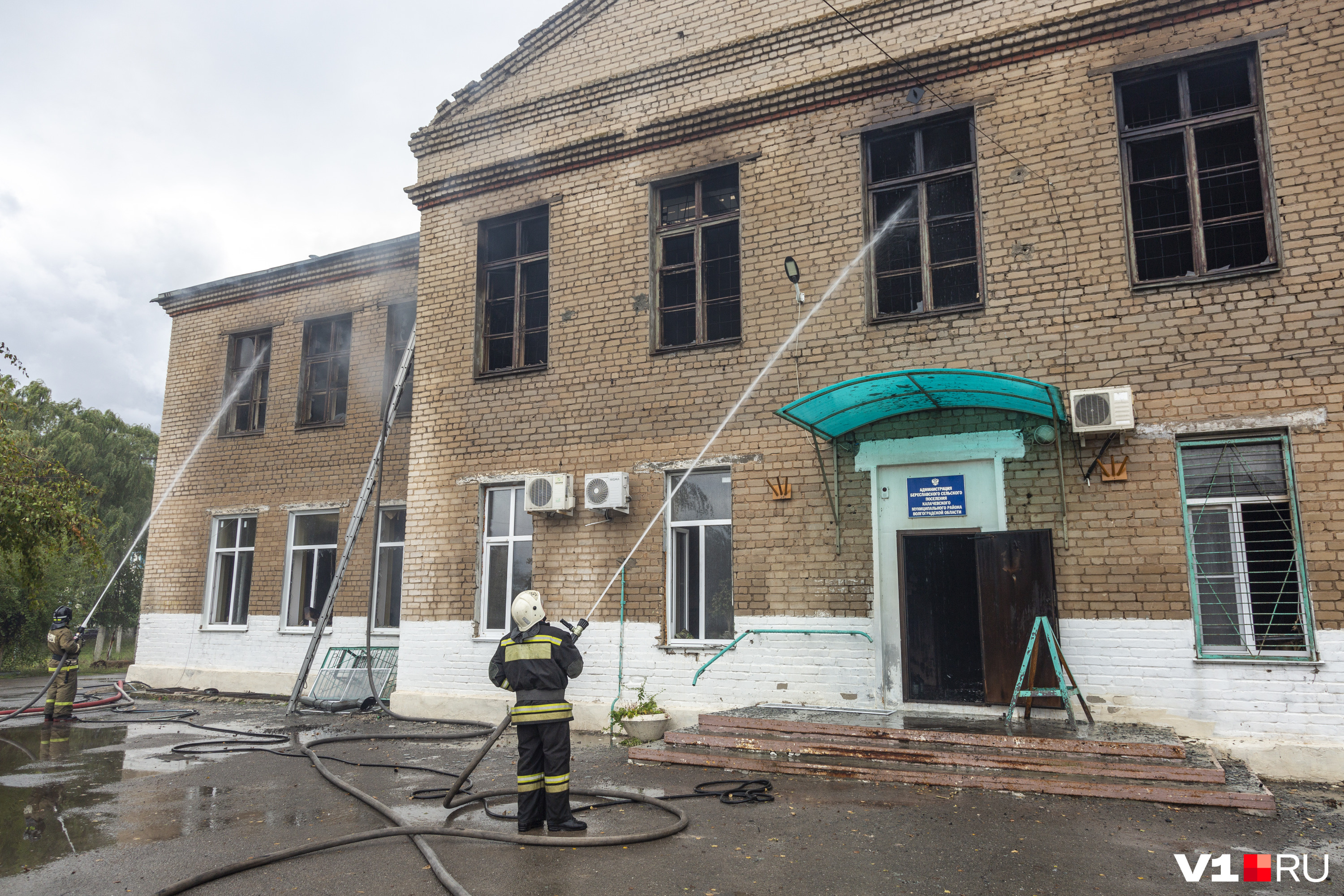Деревянные межэтажные перекрытия прогорели и обрушились Деревянные межэтажные перекрытия прогорели и обрушились