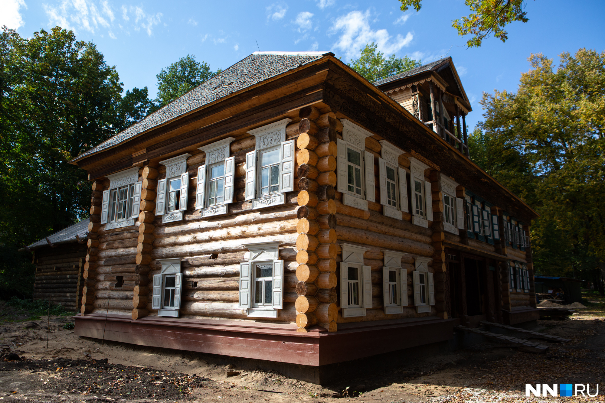 Когда дом Павловой только перевезли в музей, он реставрировался восемь лет