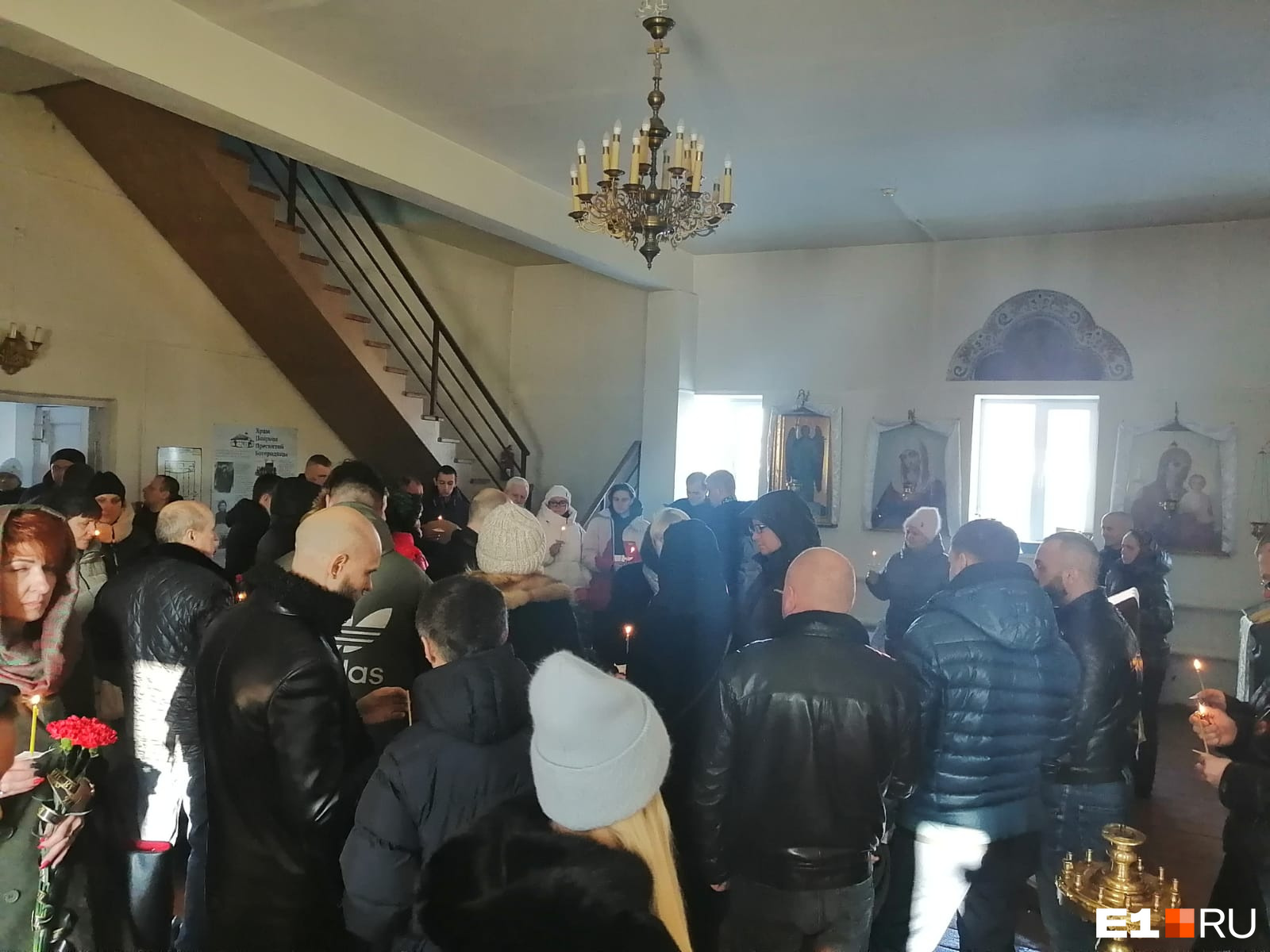 На похороны Сергея пришло около 70 человек