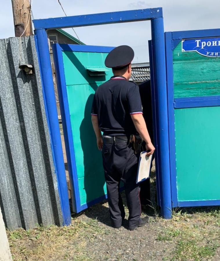 Когда приехала полиция, дома хозяина собаки не было Когда приехала полиция, дома хозяина собаки не было