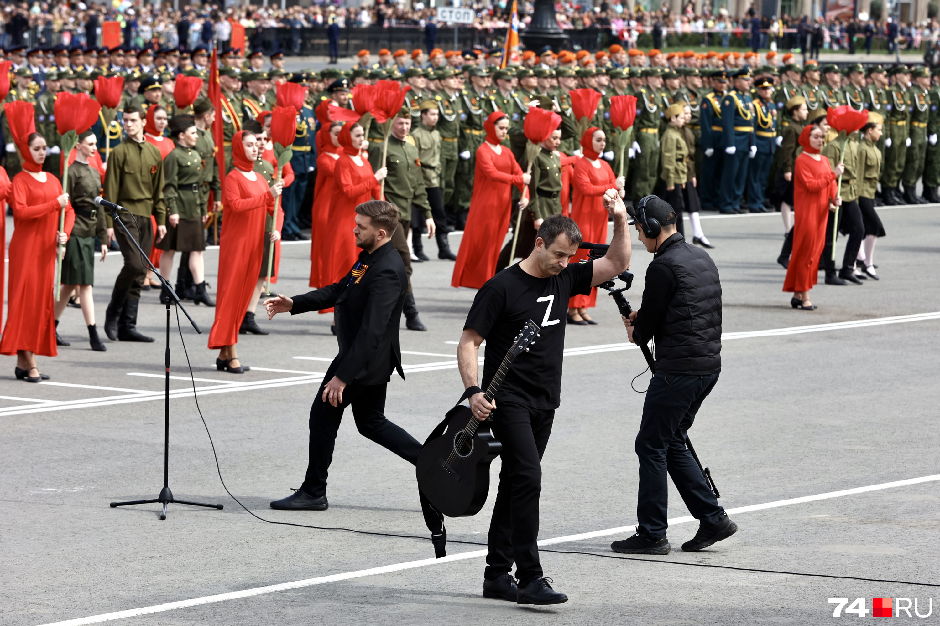 Челябинск парад победы фото