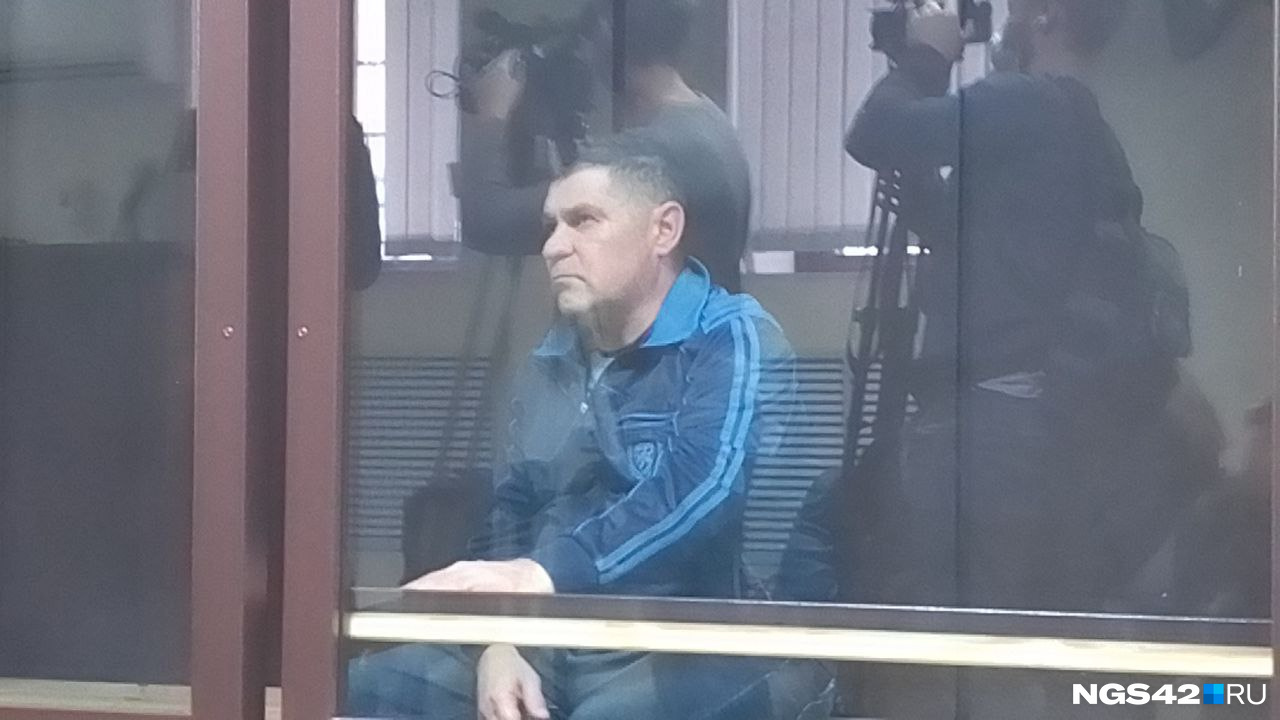 Обвиняемый Вячеслав Семыкин, главный государственный инспектор Беловского отдела Ростехнадзора Обвиняемый Вячеслав Семыкин, главный государственный инспектор Беловского отдела Ростехнадзора