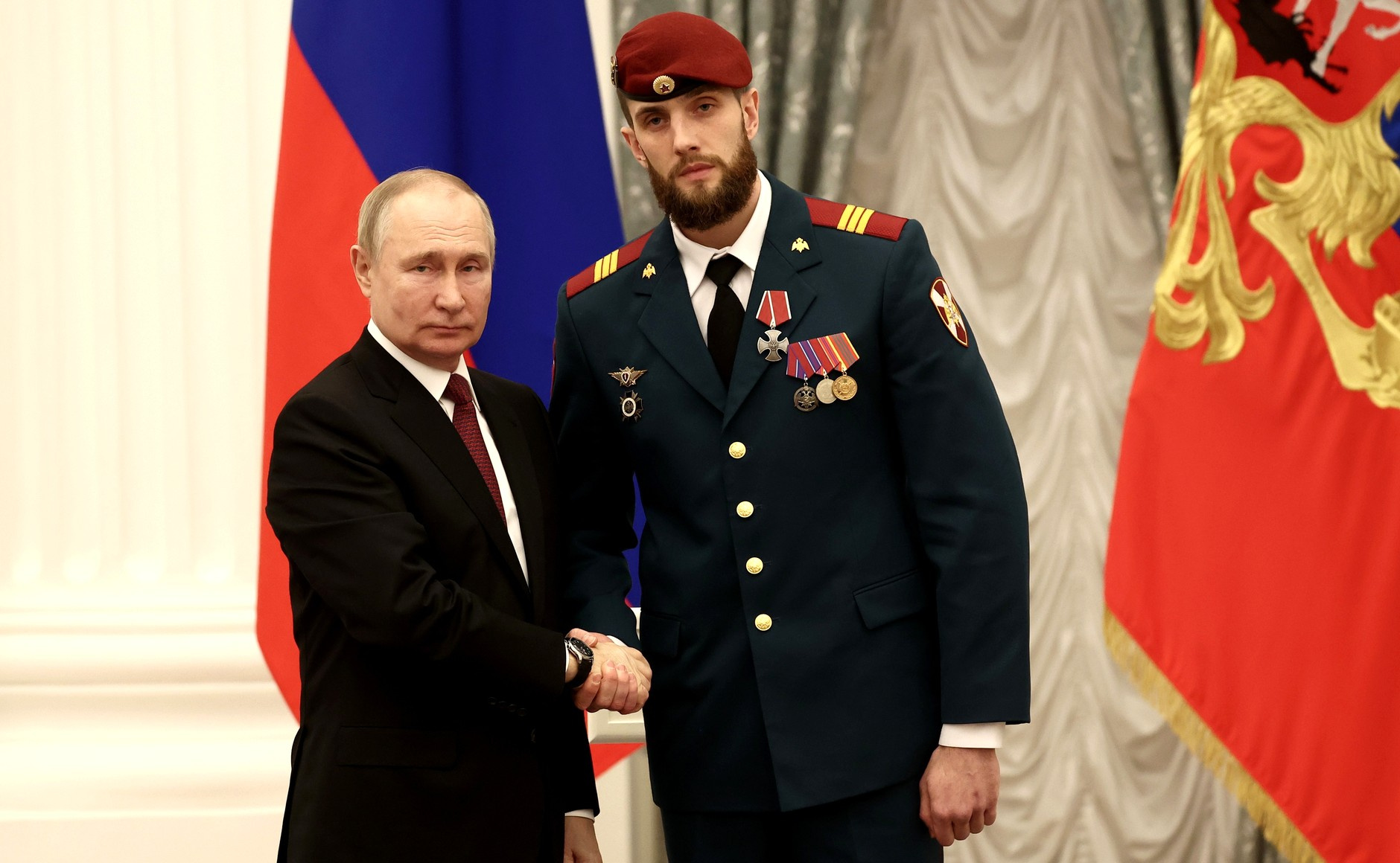 Путин наградил в Кремле спецназовца из Нижнего Тагила. Боец произнес пламенную речь