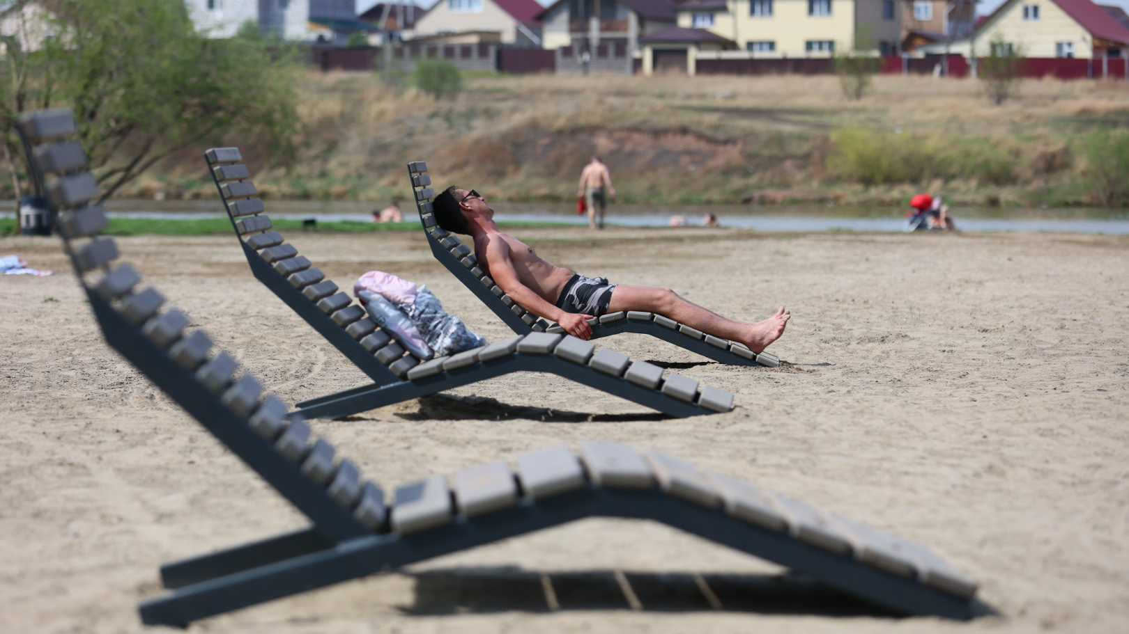 На 10–13 градусов выше нормы: в Красноярске стоит аномальная жара. Долго еще будет тепло?