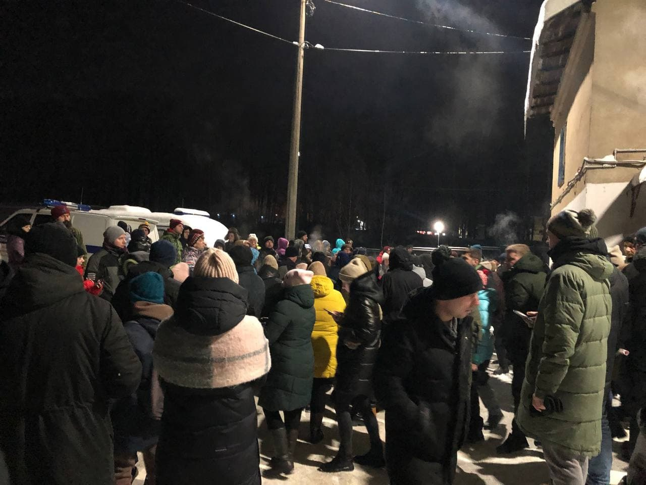 На поиски девочки поднялся весь город На поиски девочки поднялся весь город