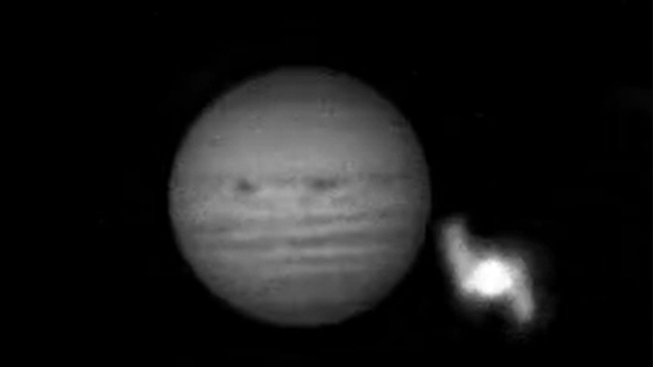Астрономы-любители засняли пролет МКС на фоне Юпитера