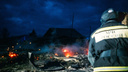 На крупных пожарах в Омской области пострадали четыре сотрудника МЧС