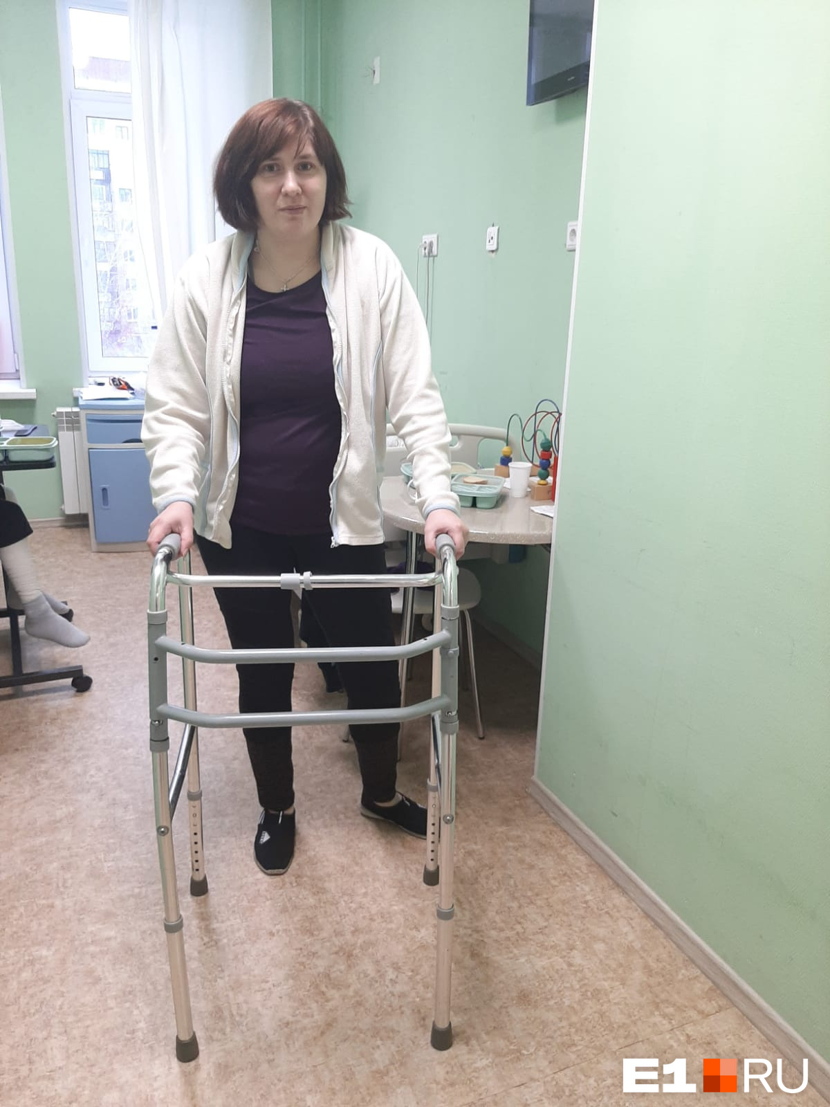 Спустя месяц после происшествия в трамвае Ольга всё еще не может нормально ходить