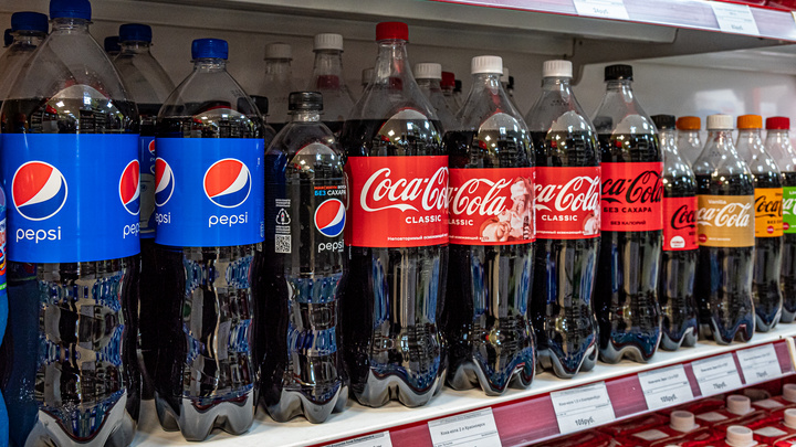Производитель Coca-Cola перестанет продавать свою газировку в России